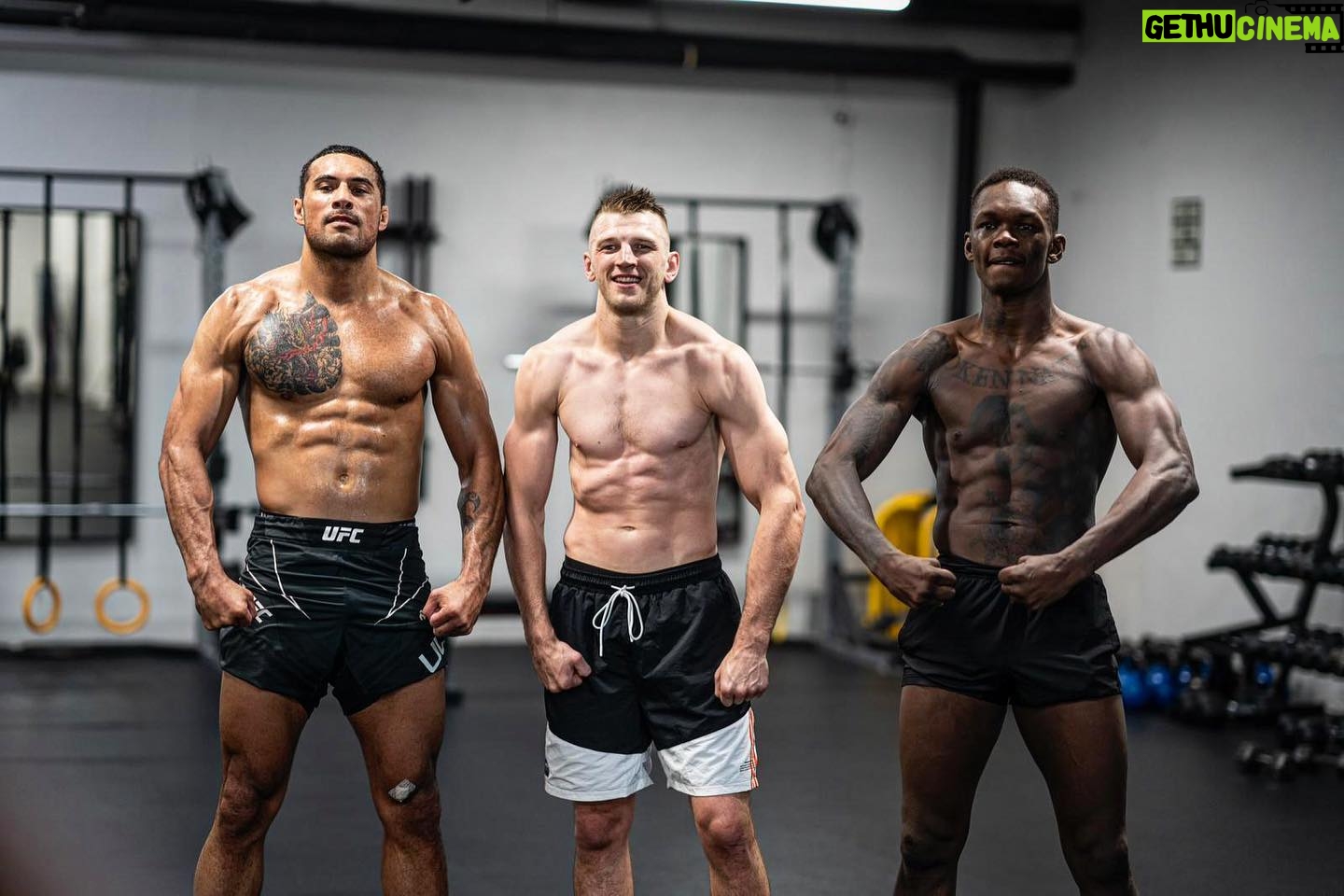 Dan Hooker - 32.8K Likes - Time to shine. 🌇
#UFC281