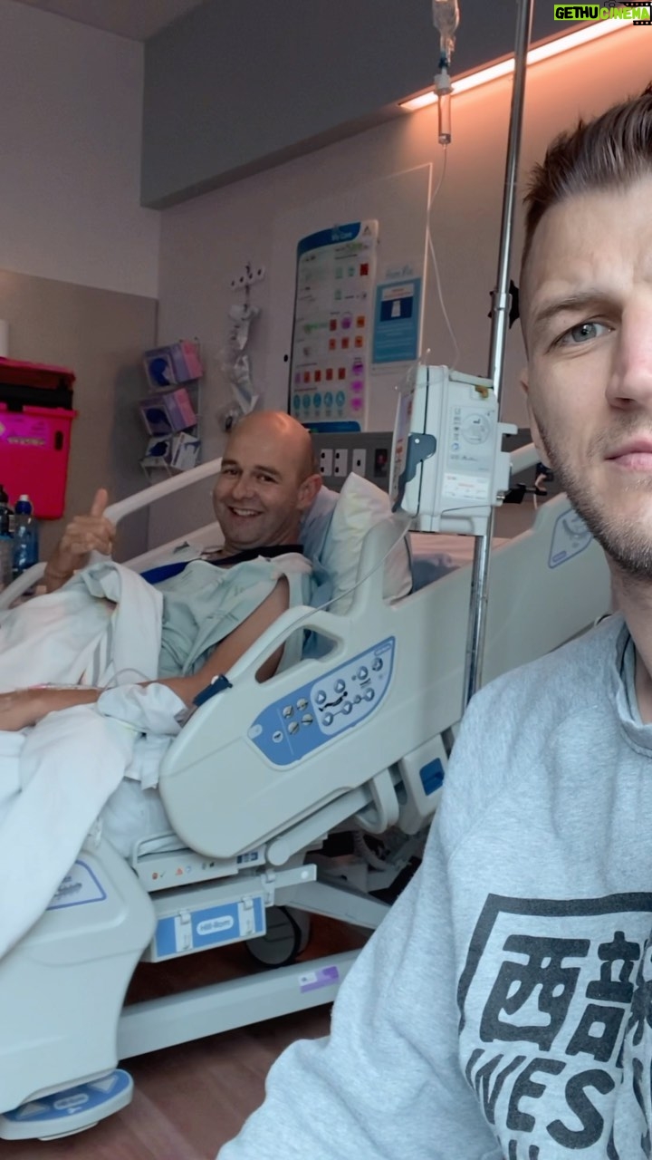 Dan Hooker - 21.3K Likes - My best mates off for his 3rd open heart surgery. Please send the bro some good vibes for today. ❤️
@bevybones