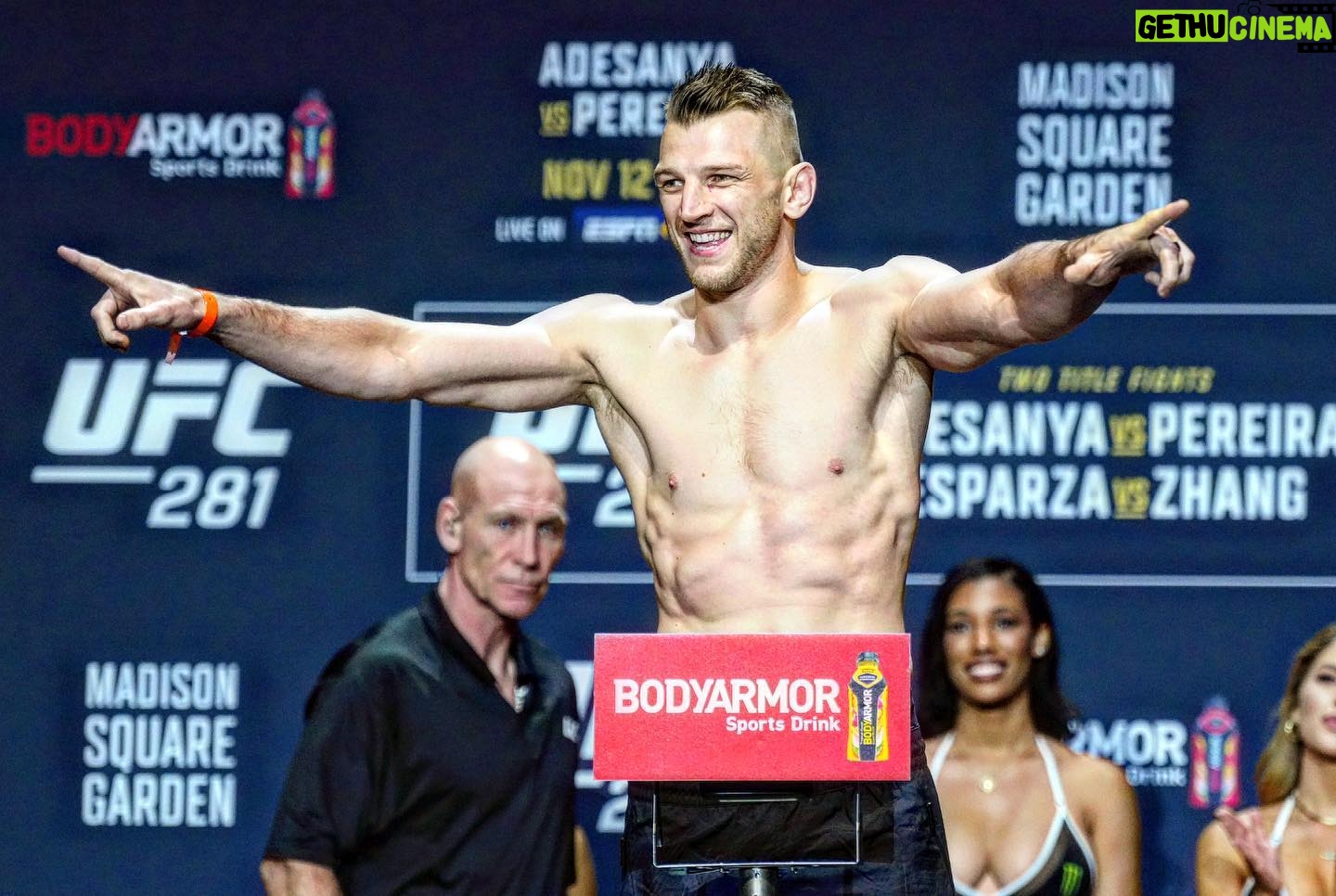 Dan Hooker - 30.8K Likes - In a great place, best I’ve felt both mentally and physically. Can’t wait for the opportunity to display my skills. For or against, I appreciate the energy. 🔥🙏✌️
#goddid #ufc281 #msg