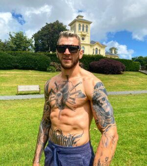 Dan Hooker Instagram - 9 weeks post surgery, staying sharp and improving my skills. Itching to get back to full contact and dreaming of my next violent encounter.