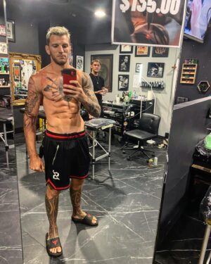 Dan Hooker Instagram - Here we go again 😂

@joshkuhne 
@phreshink