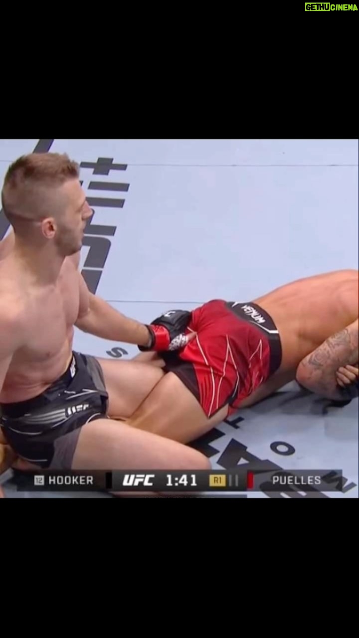 Dan Hooker - 25.1K Likes - No word of a lie, got no idea how to do a leg lock.