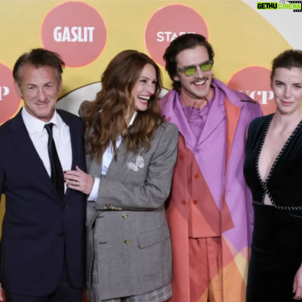 Dan Stevens - 26.2K Likes - GASLIT premiere at The Met!
@starz April 24
🌈 @licong_gong123
🕶️ @akila.la
🔭🛍️ @mjonf
🖌️ @rheannewhite
💅 Element Nails, Lexington Ave, NY
@gaslitstarz
@metmuseum