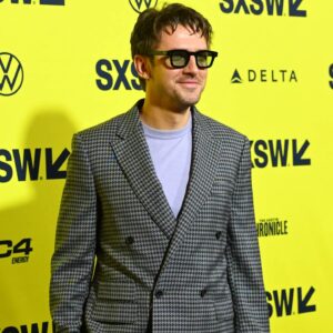 Dan Stevens Instagram - Incredible night celebrating CUCKOO US Premiere @sxsw @paramountaustin 

Can't wait for you to hear this weird little bird...

@neonrated 
@hunterschafer

...

🛍️ @ecduzit 
💇‍♂️ @serasloane 
🖌️ @antheakingbeauty