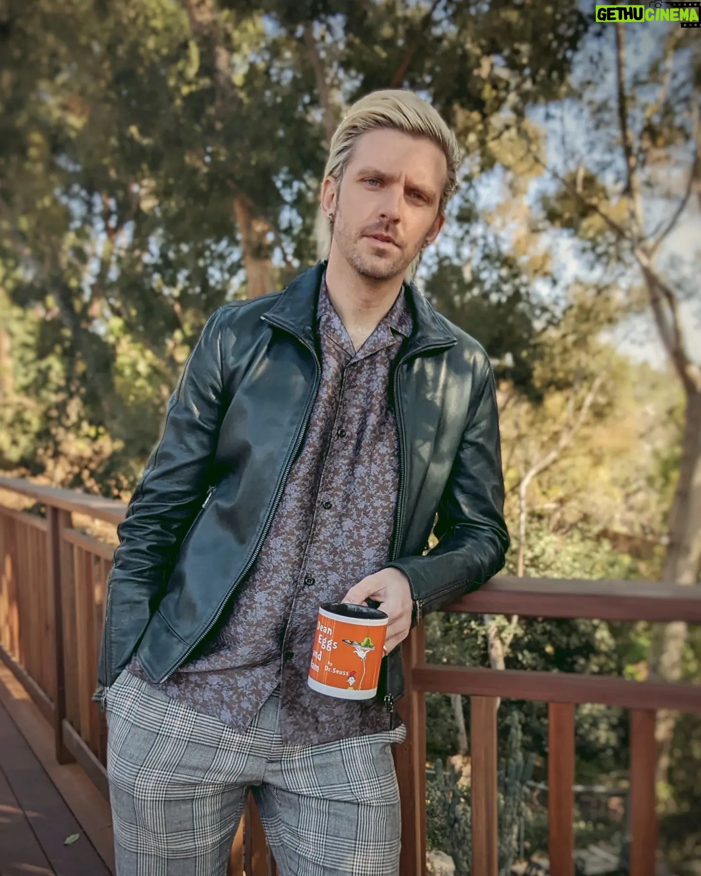 Dan Stevens - 42K Likes - Press Day for GASLIT, premiering April 24th @starz #TCAs @gaslitstarz
🕵️♂️🇺🇸📼👨⚖️
🖌️ @sonialeeartistry
🛍️ @mjonf