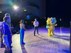 Dan Walker Instagram - We’re still buzzing from last night’s @jonrichardsoncomedian and @the_one_from_hull   Friends comedy night and we’re so proud to announce that together we raised £100,000 for the Charity! 💙🎉

We are absolutely blown away by this total and we are so grateful to everyone who made the night possible. Thank you to the comedians @chattyman, @maisieadam, @fatiha.elghorri and @russell_kane who joined Jon and Lucy in donating their time to make the night possible. 

We also want to thank our sponsors Redtooth, @guardianelectricalcompliance and @sheffcitytrust for their support, and our media partner @lensgovisuals and photographer @j36_photography for capturing the fun. 

The money raised at this year’s comedy night will help to change lives at @sheffieldchildrens through the patron-led campaign @brightyoungdreams. Alongside fellow Charity patrons, @mrdanwalker and @jessicaennishill, Jon and Lucy have launched the Bright Young Dreams campaign that aims to help to tackle the global children’s mental health crisis. 

Finally, we’d like to thank every single person who joined us at the comedy night. Without your support none of this would be possible and through your generosity, we have been able to provide vital funds for children and young people from the UK and beyond. ✨