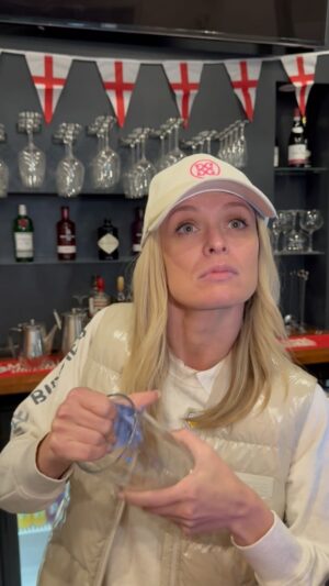 Dan Walker Instagram - SHE’S BACK! 😂🏆🍺

The Yorkshire Barmaid was the star attraction at our charity golf day yesterday 🤣

Not entirely sure what Anna, the real-life version, made of it all.
#YouWantChipsWithThat #Dave #WhatThaWant

Thanks to everyone at @rotherhamgolfclub for such an amazing day raising money for @thechildrenshospitalcharity & @brightyoungdreams 🏆🎯❤️