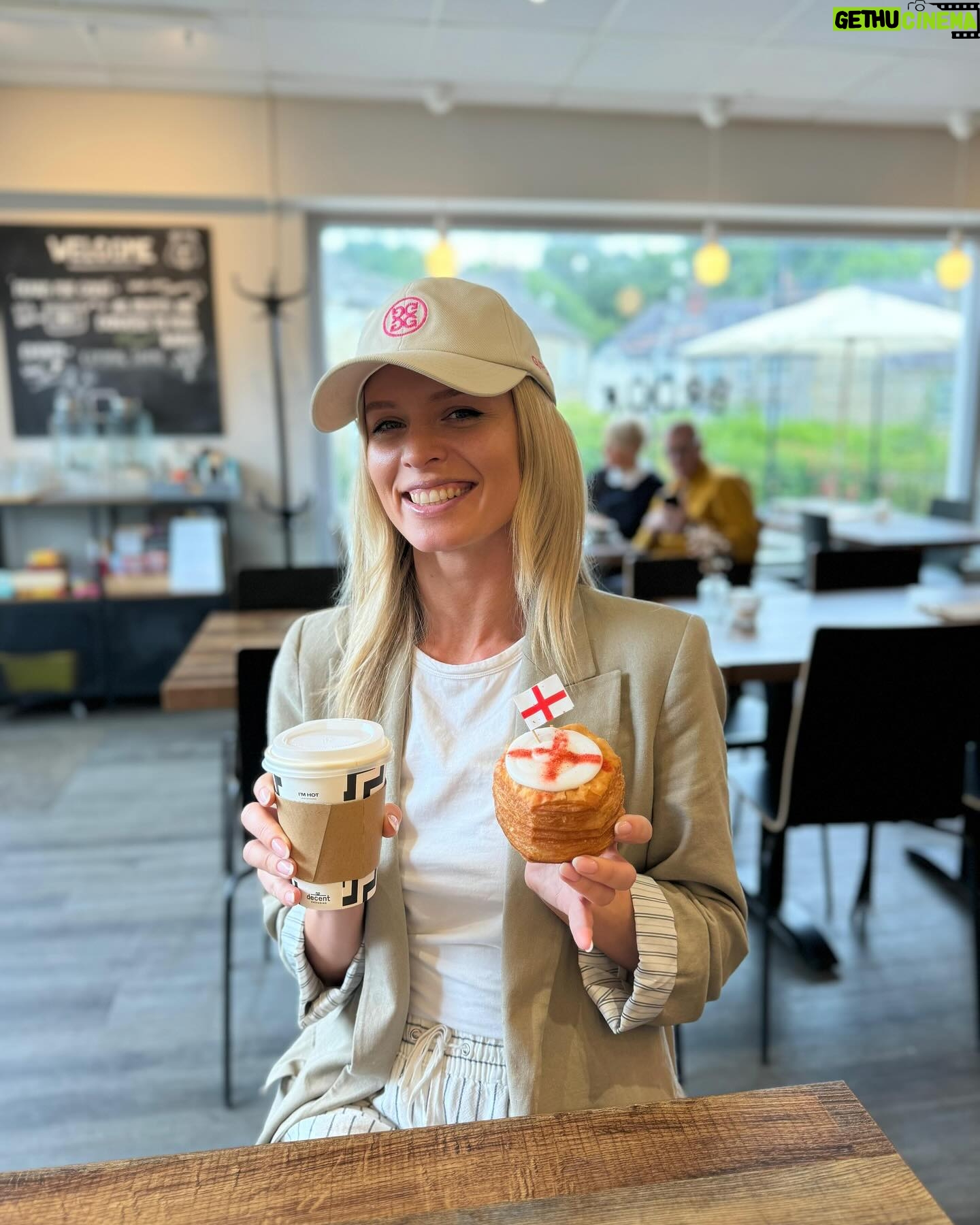 Dan Walker - 3K Likes - Great to see 2 time World Champion and Strictly star @nadiyabychkova Nadiya Bychkova and Dan (our Co-owner) at BROOK over the weekend!
Nadiya loved our signature BROOK Sarnie but the England kronut didn’t produce the result we were hoping for 🏴 😭
Thanks so much for popping in Nadiya. You’re welcome whenever you’re back in Sheffield. We are open today 9-4:30pm (hot food served until 2pm)