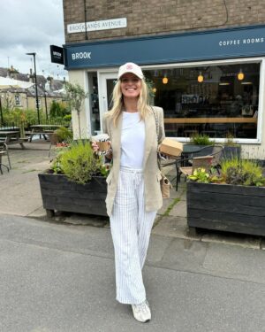Dan Walker Instagram - Great to see 2 time World Champion and Strictly star @nadiyabychkova Nadiya Bychkova and Dan (our Co-owner) at BROOK over the weekend!

Nadiya loved our signature BROOK Sarnie but the England kronut didn’t produce the result we were hoping for 🏴󠁧󠁢󠁥󠁮󠁧󠁿 😭 

Thanks so much for popping in Nadiya. You’re welcome whenever you’re back in Sheffield. We are open today 9-4:30pm (hot food served until 2pm)