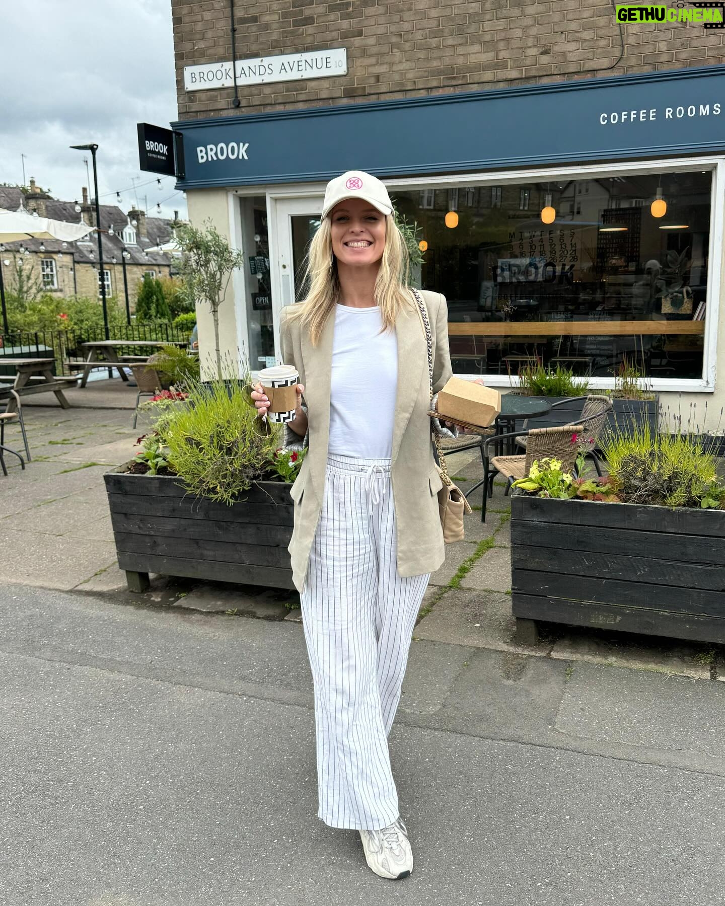 Dan Walker - 3K Likes - Great to see 2 time World Champion and Strictly star @nadiyabychkova Nadiya Bychkova and Dan (our Co-owner) at BROOK over the weekend!
Nadiya loved our signature BROOK Sarnie but the England kronut didn’t produce the result we were hoping for 🏴 😭
Thanks so much for popping in Nadiya. You’re welcome whenever you’re back in Sheffield. We are open today 9-4:30pm (hot food served until 2pm)