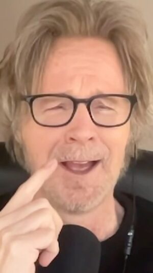 Dana Carvey Instagram - Joe itches his nose part. 2

from @superflypod with @davidspade & @thedanacarvey #comedy