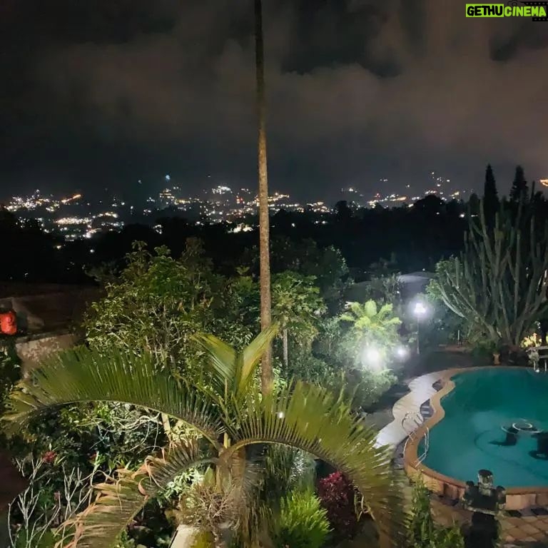 Dana Christina - 75 Likes - It's been almost 35 years since I've seen this sight, whether it's morning or night, I never get tired of seeing it and i am always amazed.