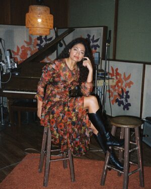 Dana Williams Instagram - THANK YOU so much for listening to my music. Creating a space for each other to belong is the best part. 💕👼🏽👧🏽✨🦀🐚🌊 GROWING UP streaming everywhere. Link in bio