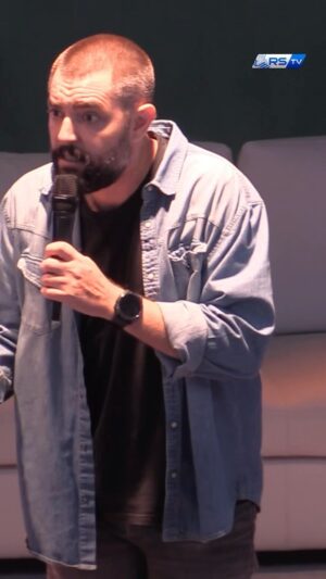 Dani Mateo Instagram - 😂 “Mamá, págame”

🎥 del evento ➡️ stories

#RealaZuzeneanComedy