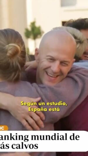 Dani Mateo Instagram - La España vaciada (de pelete) 👨🏻‍🦲