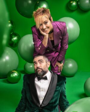 Dani Mateo Instagram - Una vez más despidiendo el año juntos! CAMPANADAS 2023 en @lasexta 🍇🍾🎉♥️