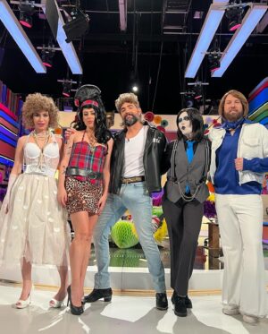Dani Mateo Instagram - Feliz carnaval! 🎭🎉♥️