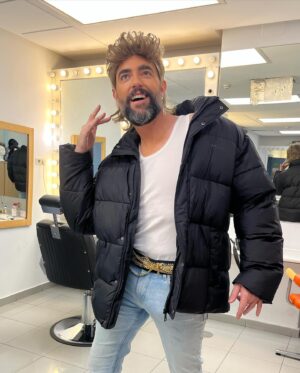 Dani Mateo Instagram - Feliz carnaval! 🎭🎉♥️