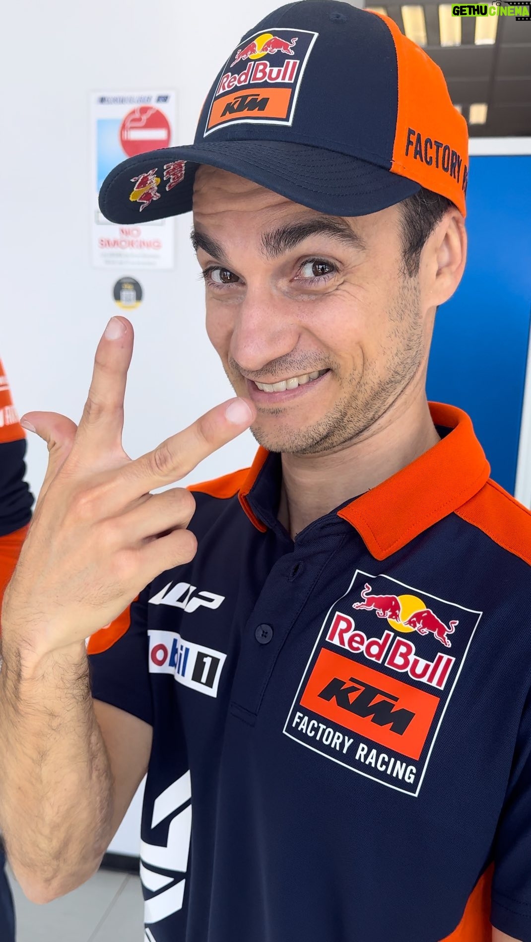 Dani Pedrosa - 107.8K Likes - DID SOMEONE SAY PODIUM?! @26_danipedrosa has been promoted to P3 after a late penalty for Fabio! šŗš»š„
#KTM #ReadyToRace #SpanishGP #DaniPedrosa #MotoGP