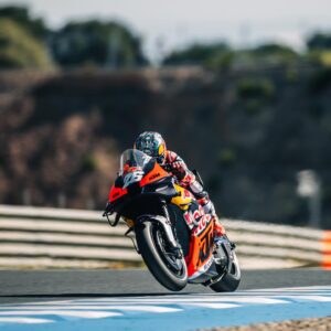 Dani Pedrosa Instagram - Thanks to all the fans for this moment of joy!🙌🏻🙏🏻