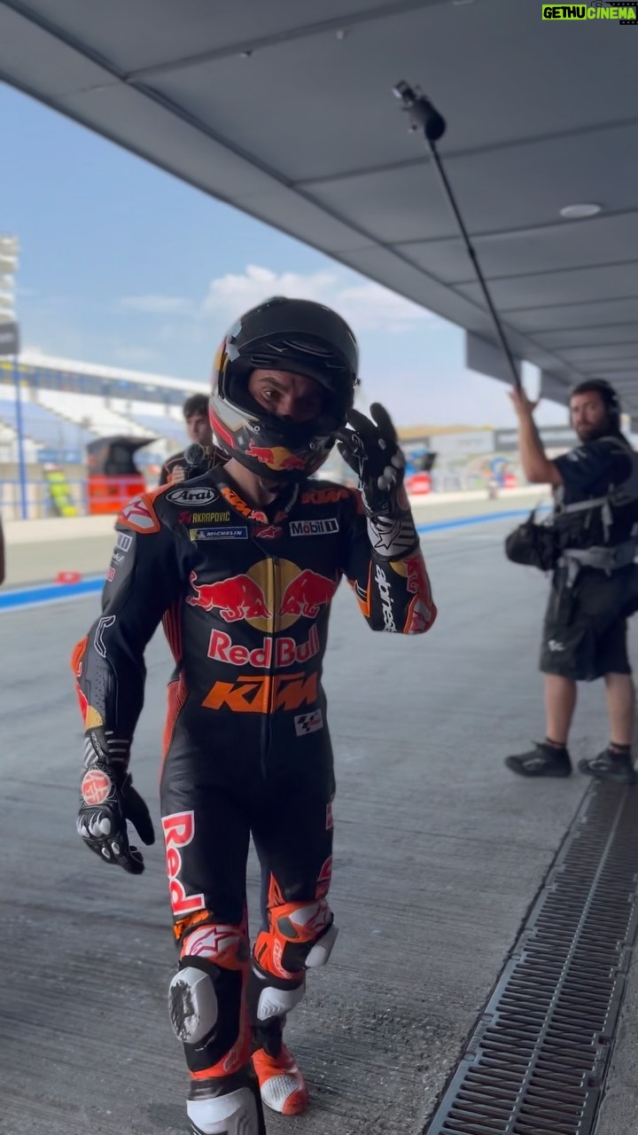 Dani Pedrosa - 68.6K Likes - Everybody likes this. The Little Samurai didnāt come here just to play. āļø
@26_danipedrosa top 3ļøā£ and through to Q2ļøā£ on HOME TURF! š¤©šŖ
#KTM #ReadyToRace #SpanishGP #DaniPedrosa #MotoGP