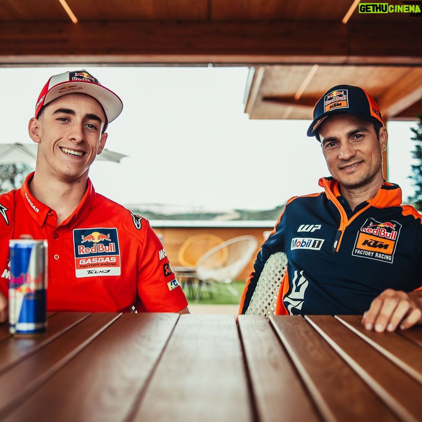 Dani Pedrosa - 82K Likes - Little Samurai ⚔️ meets the Shark 🦈
Looking forward to sharing the track this weekend here in Jerez with the rookie 💪