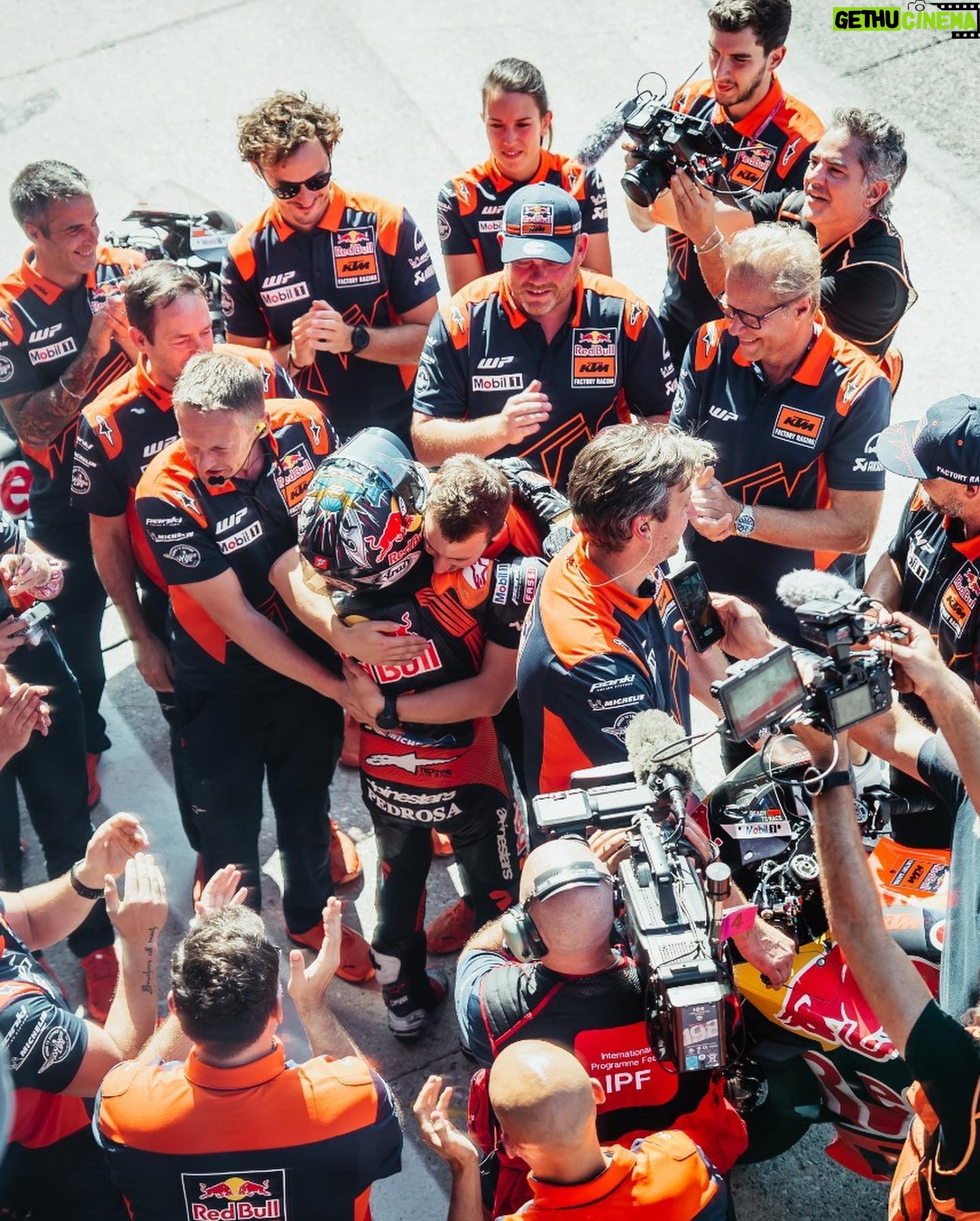 Dani Pedrosa - 83.4K Likes - I want to thank everyone at @ktmfactoryracing for the great work, to my mechanics and engineers for a solid weekend!
And can’t forget about all the support from all the fans of motogp and all the messages of love! I enjoyed every minute! 🤗🙏🏻