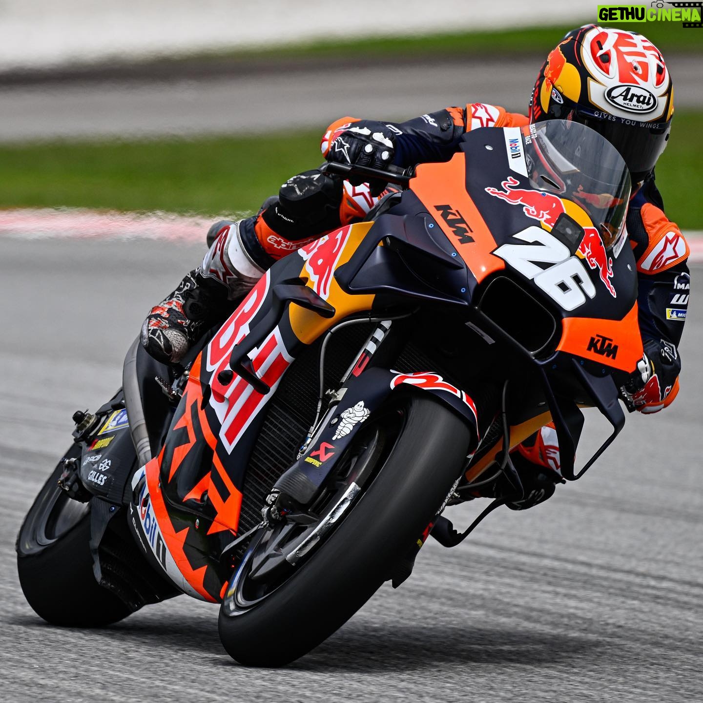 Dani Pedrosa - 38.9K Likes - Testing program in Sepang is completed! Next days onto the racing riders! Thanks to the mechanics and the team for the great work.
@ktmfactoryracing