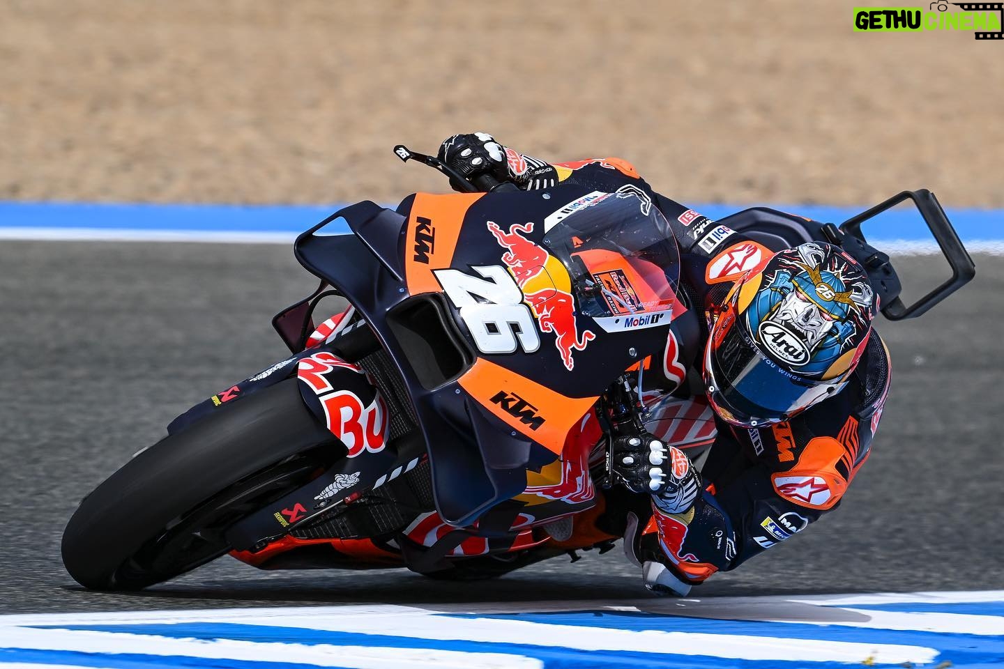 Dani Pedrosa - 30.2K Likes - Nice couple of shots by @chiquichamorrophoto these two days of testing at @circuito_de_jerez before the end of the season.
