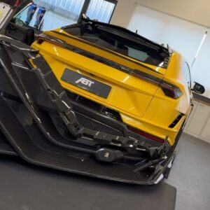 Daniel Abt Instagram - Es geht los! 💛 Wir bauen den Urus Performante zum ABT Scatenato um. Das beinhaltet ein Powerupgrade auf 840PS, komplett neue Carbon Front und Heckschürze, freistehender Breitbau, Felgen, Interior Upgrade und viele weitere Details. Wir filmen den kompletten Umbau auch für YouTube mit. Falls ihr Fragen habt kommentiert gerne dann können wir sie für euch beantworten @abt_sportsline #abt #urus #scatenato