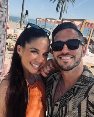 Daniel Abt Instagram - Cheers to all the people making my 2023 amazing. Love you 🤍 Wollte zuerst auch einen Zusammenschnitt der schönsten Momente machen. Aber es zählt eigentlich nicht was man erlebt sondern nur mit wem. Wünsche euch einen guten Start ins neue Jahr ✨ 2024 let‘s go 🚀