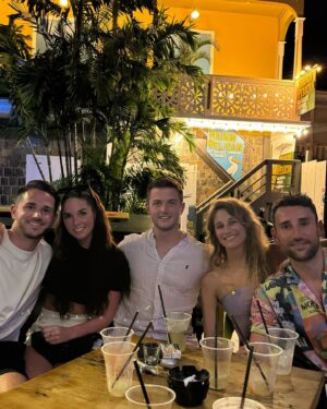 Daniel Abt Instagram - Cheers to all the people making my 2023 amazing. Love you 🤍 Wollte zuerst auch einen Zusammenschnitt der schönsten Momente machen. Aber es zählt eigentlich nicht was man erlebt sondern nur mit wem. Wünsche euch einen guten Start ins neue Jahr ✨ 2024 let‘s go 🚀