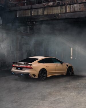 Daniel Abt Instagram - 1000PS ABT RS7 Legacy Editon. Das stärkste Auto was wir bisher gebaut haben. Nach langer Entwicklung, viel Herzblut in unserer Werkstatt und unzähligen Runden auf der Nordschleife können wir ihn euch endlich präsentieren. Durch unser IWI System wird über einen zusätzlichen Tank ein Wasser Ethanol Gemisch vor der Drosselklappe eingespritzt und somit diese geballte Power erzeugt. 0-300km/h in unter 22 Sekunden 🤯Video dazu jetzt auf YouTube 🤞🏻 @abt_sportsline #abt #rs7 #1000hp