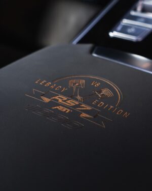 Daniel Abt Instagram - 1000PS ABT RS7 Legacy Editon. Das stärkste Auto was wir bisher gebaut haben. Nach langer Entwicklung, viel Herzblut in unserer Werkstatt und unzähligen Runden auf der Nordschleife können wir ihn euch endlich präsentieren. Durch unser IWI System wird über einen zusätzlichen Tank ein Wasser Ethanol Gemisch vor der Drosselklappe eingespritzt und somit diese geballte Power erzeugt. 0-300km/h in unter 22 Sekunden 🤯Video dazu jetzt auf YouTube 🤞🏻 @abt_sportsline #abt #rs7 #1000hp