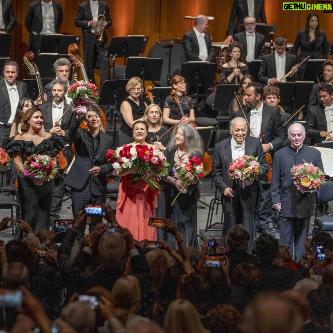 Daniel Barenboim - 4.5K Likes - The @salzburgerfestspiele’s 2023 Whitsun edition came to an end with a special gala performance honoring Daniel Barenboim, with proceeds from the concert donated to the Daniel Barenboim Foundation. The concert featured performances from Zubin Mehta and the Orchestra del Maggio Musicale Fiorentino, as well as @CeciliaBartoli, @LangLangPiano, Martha Argerich, @Placido_Domingo, @SonyaYoncheva, and @RolandoVillazon.
Photo Credit: SF/Marco Borrelli