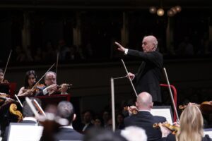 Daniel Barenboim Instagram - Earlier this week, Daniel Barenboim was greeted with long applause and a standing ovation after a concert with the Filarmonica della Scala (@teatroallascala). The concert included two of  Schubert’s later symphonies, Symphony No 8, “Unfinished” and Symphony 9, “The Great.”