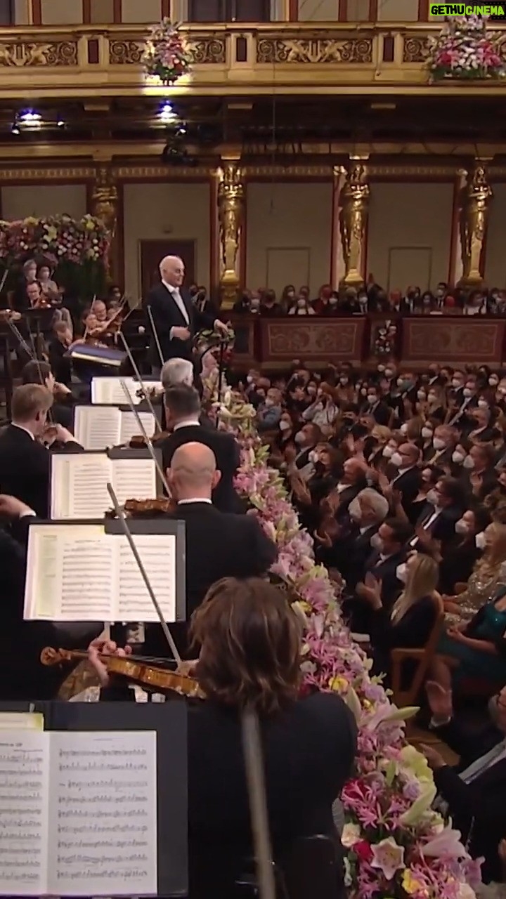 Daniel Barenboim - 10.9K Likes - #ThrowbackThursday Daniel Barenboim conducts the Radetzky March at the @viennaphilharmonic’s 2022 New Year’s Concert.