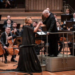 Daniel Barenboim Instagram - Highlights from Berlin: Daniel Barenboim conducts a program of Fauré, Wagner and Franck with the @BerlinPhil. Mezzo-soprano @Elina.Garanca joins as the soloist for Wagner’s “Wesendonck-Lieder.

📸 Stephan Rabold