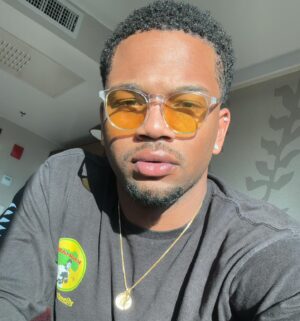 Daniel Bellomy Instagram - I’m a man child, I love I don’t hate ♥️😍 #blackman #blackking #love