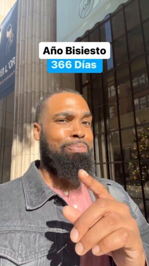 Daniel Curtis Lee Instagram - ¡2024, con 366 días para tus sueños! ¡Aprovecha cada instante! 💫💪 ¡Mi amigo @mr.koa me recordó que es el momento de actuar! ¡Vamos a por ello! 💪🚀 #BrillaEn2024 #AñoBisiesto #danielcurtislee #nedsdeclassified #manualdesupervivenciaescolardened #español #leapyear #Logros2024 #MetaCumplida #366DíasDeÉxito #SueñosRealizados #PropósitosCumplidos #2024Brillante #ÉxitoDiario #AprovechaCadaDía #MetasAlcanzadas