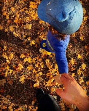 Daniel Di Tomasso Instagram - My guide showing me the way.  Everyday.  #childtheteacher