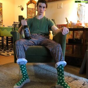 Daniel DiMaggio Instagram - Kiss me, I’m a little Irish ☘️ (Drink responsibly) @thenotoriousmma
