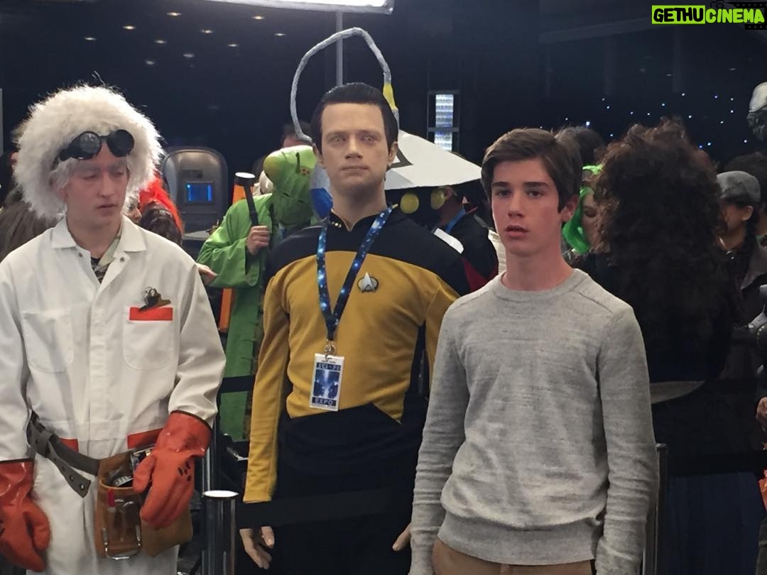 Daniel DiMaggio - 4.5K Likes - You never know who you’re going to run into at a fake SyFi convention. #americanHousewife #backtothefuture #startreknextgen