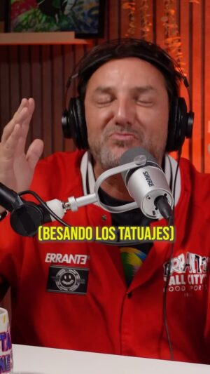 Daniel Fuenzalida Instagram - Hoy nos tatuamos en el podcast !!!!! 😱😱😱

Jajaja nos jugamos la vida hoy con mi partner @rosario.la.bravo y salieron varias historias de tatuajes, amores y otras cosas !!!! Y que decir del trabajo increíble del gran @andreinitattoo un seco!

Los esperamos hoy a las 9!!! En mis stories destacadas los links para el estreno y para suscribirse un abrazoooo

Y tú ¿tienes un tatuaje? 
⬇️