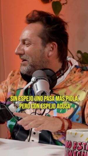 Daniel Fuenzalida Instagram - 🤔 ¿Y a ustedes les gustan los moteles con espejos en el techo? 😱🤪🤣 

🎙️ Se viene el gran estreno del capítulo 28 de #comoestanlosweones con mi partner @rosario.la.bravo a las 9 de la noche por #youtube y #spotify 

No se lo pierdan que se vienen buenas historias !!! 
Les dejaré el link en mis stories!!!