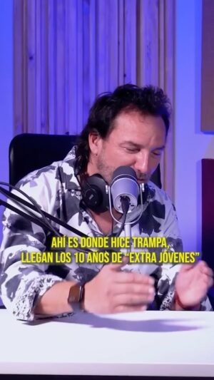 Daniel Fuenzalida Instagram - HOY! HOY! 😱 HOY VAMOS EN VIVO 😱⬇️

⭐️😍 Hoy celebramos los 100K en #youtube con nuestro #podcast #comoestanlosweones junto a mi partner @rosario.la.bravo 

Vamos con todo a las 21.00 hrs como siempre pero en vivo !!! Vamos a sortear los tazones y vamos a vivir una gran fiesta 🎊 los espero !!!! 

Todos los links en mis stories destacadas !!!

PD: un abrazo a @marcelocomparini que se está enterando ahora de esta historia del extra jóvenes 😅😂😂
