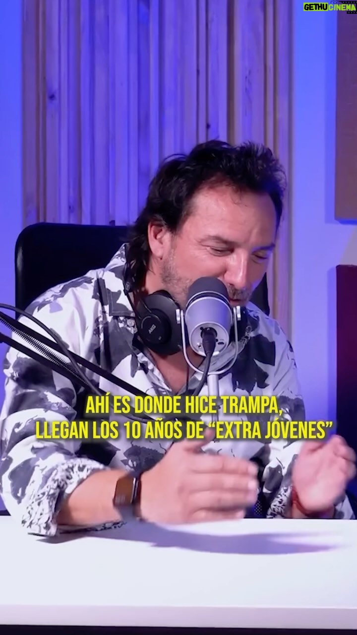 Daniel Fuenzalida - 6.3K Likes - HOY! HOY! 😱 HOY VAMOS EN VIVO 😱⬇️
⭐️😍 Hoy celebramos los 100K en #youtube con nuestro #podcast #comoestanlosweones junto a mi partner @rosario.la.bravo
Vamos con todo a las 21.00 hrs como siempre pero en vivo !!! Vamos a sortear los tazones y vamos a vivir una gran fiesta 🎊 los espero !!!!
Todos los links en mis stories destacadas !!!
PD: un abrazo a @marcelocomparini que se está enterando ahora de esta historia del extra jóvenes 😅😂😂