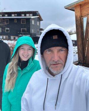 Daniel Fuenzalida Instagram - La vida  está hecha de recuerdos y vivencias siempre hay que disfrutar y este fin de semana en vísperas del día de papá con mi Ignacia y Tomás , aprovechando el tiempo , también  es importante el relajo , #feliz
