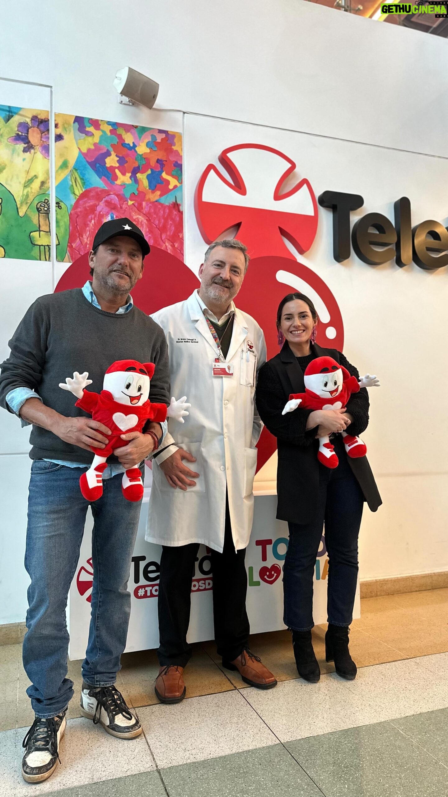 Daniel Fuenzalida - 6K Likes - ¡Gracias @teleton_chile por recibirnos con tanto cariño! ❤️ Si quieres conocer más sobre la institución, visita transparencia.cl o acércate a alguno de los 14 centros que tenemos en nuestro país. Debemos sentirnos orgullosos de esta obra que realizamos todos juntos. 💪