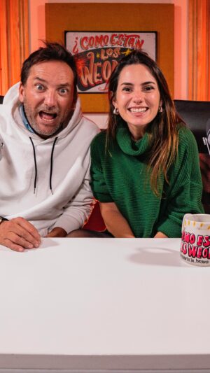 Daniel Fuenzalida Instagram - Hoy podemos decir ESTAMOS EN VIVO! 🎙️
Porque por primera vez “Como están los weones” va en vivo!
Los esperamos hoy Jueves a las 21:00 hrs en nuestro canal de YouTube!
Y suscríbanse porque vamos a estar leyendo sus mensajes!